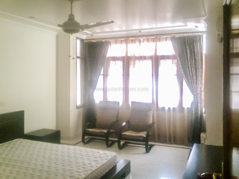 4 BHK Flat For Rent in Vasant Vihar