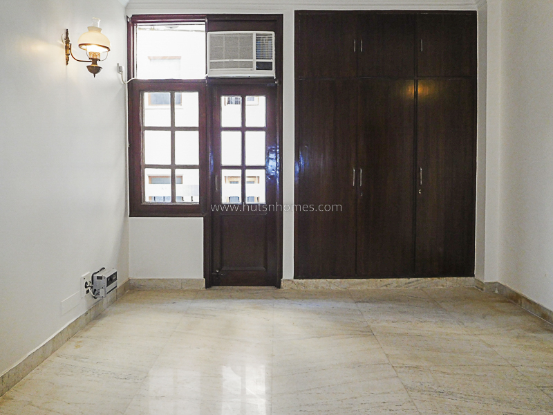 4 BHK Flat For Rent in Vasant Vihar