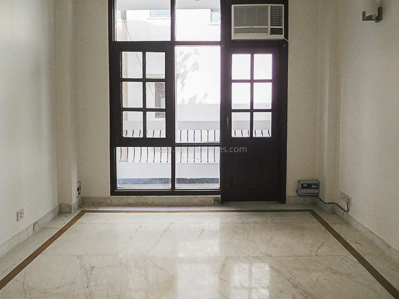 4 BHK Flat For Rent in Vasant Vihar