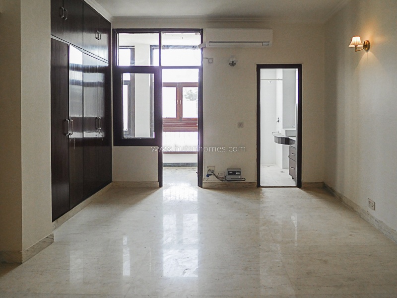 4 BHK Flat For Rent in Vasant Vihar