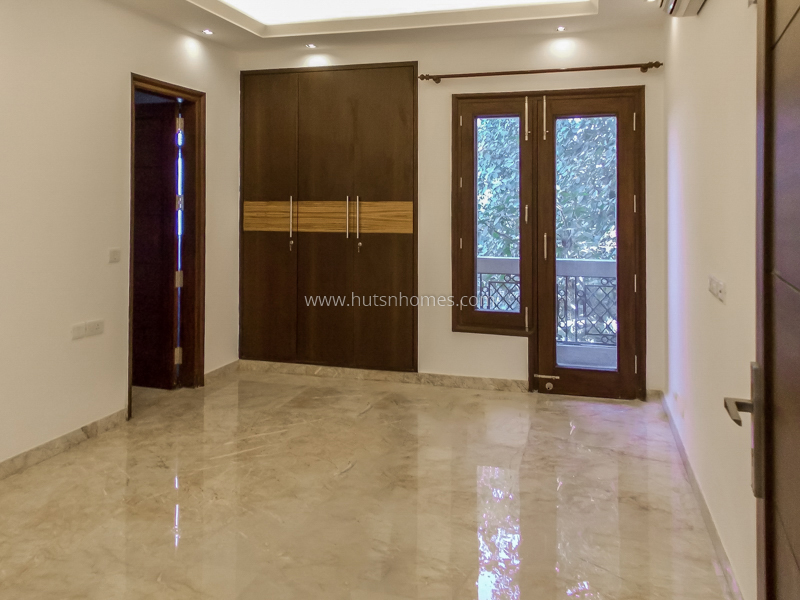 3 BHK Flat For Rent in Chanakyapuri