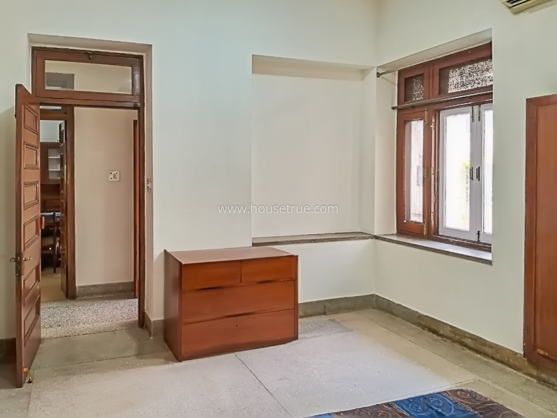 2 BHK Flat For Rent in Chanakyapuri