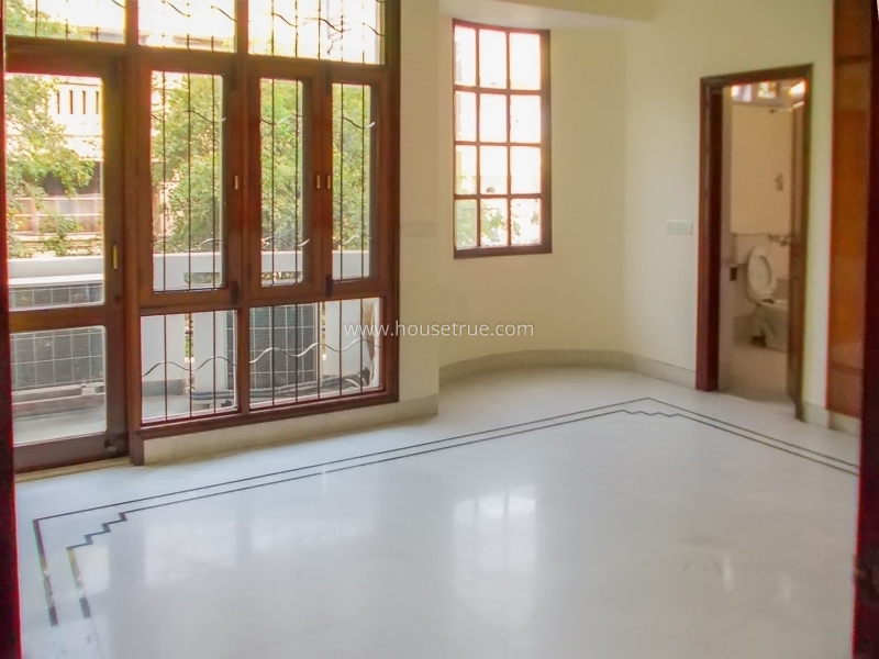 3 BHK Flat For Rent in Chanakyapuri