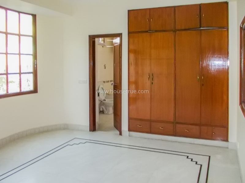 3 BHK Flat For Rent in Chanakyapuri