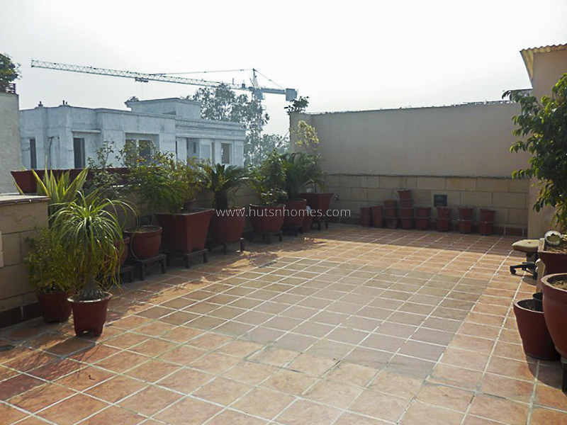 4 BHK Duplex For Rent in Vasant Vihar