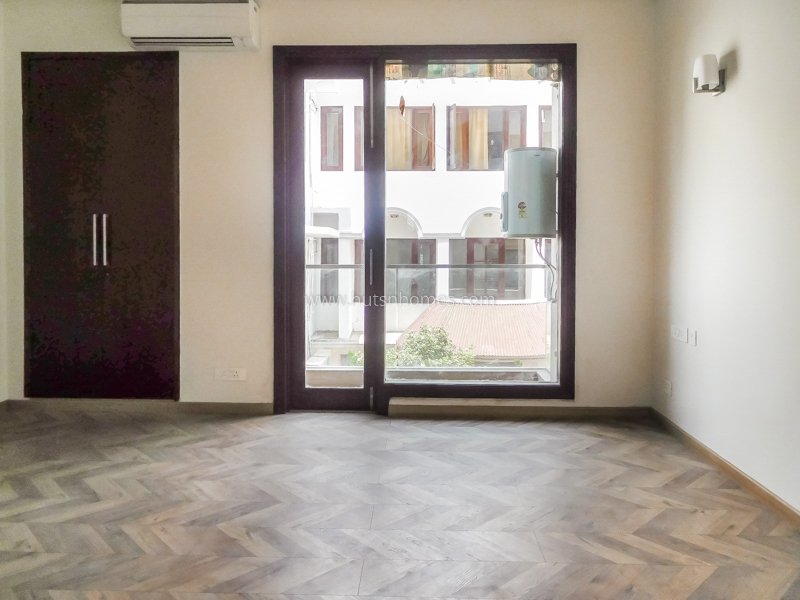 4 BHK Flat For Rent in Vasant Vihar