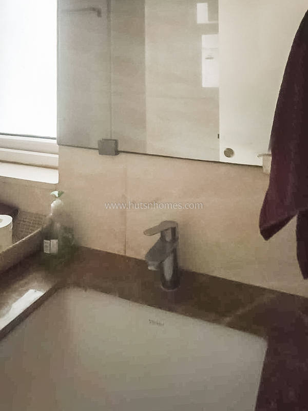 4 BHK Condo For Rent in Golf Course Road