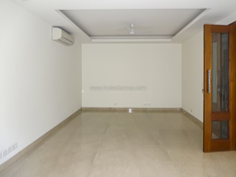 4 BHK Flat For Rent in Hauz Khas Enclave