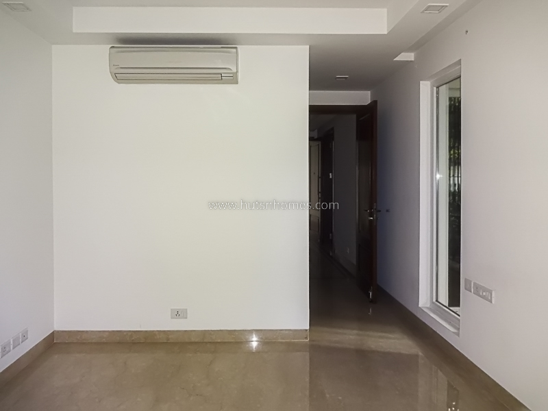 4 BHK Flat For Rent in Hauz Khas Enclave