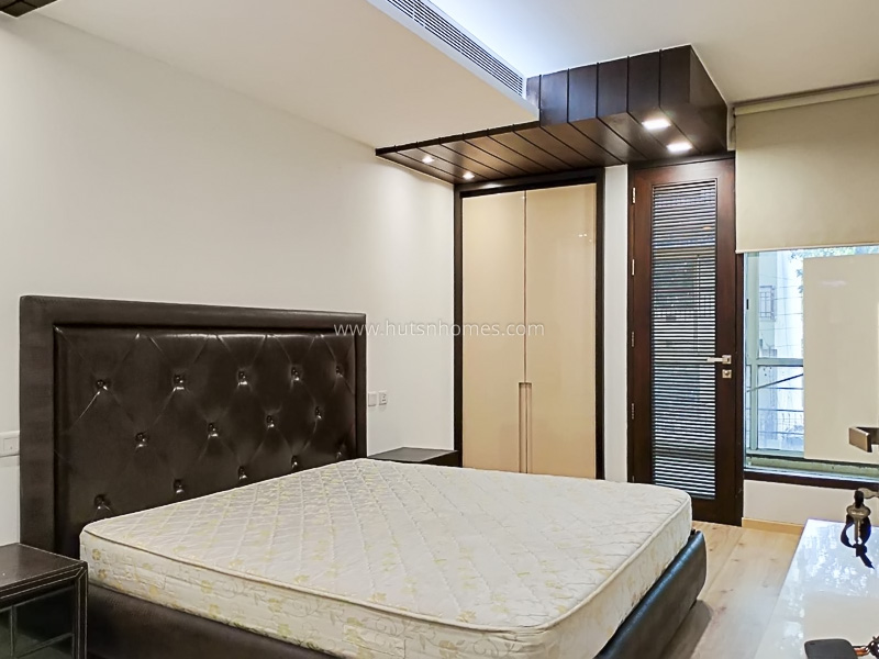 4 BHK Flat For Sale in Vasant Vihar