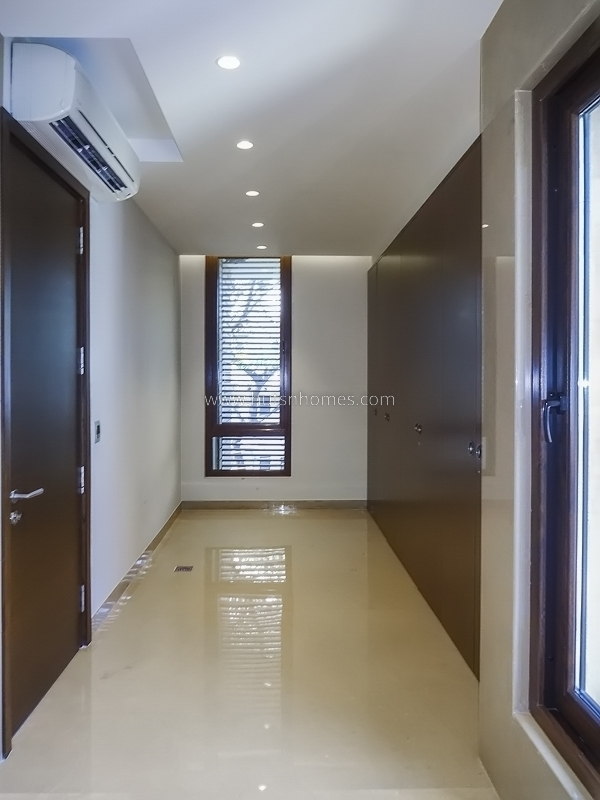 4 BHK Duplex For Rent in Panchsheel Park