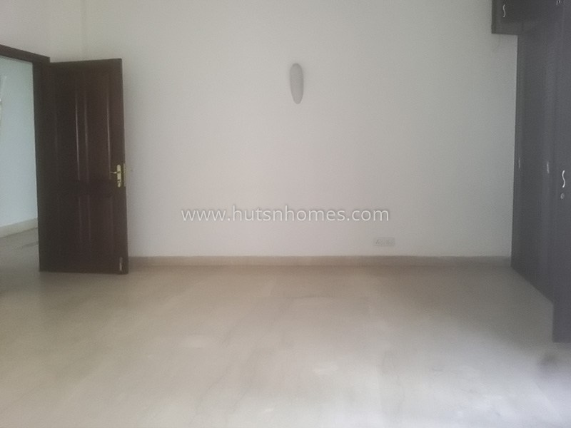 4 BHK Flat For Rent in Panchsheel Park