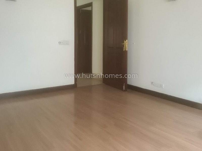 4 BHK Flat For Rent in Panchsheel Park