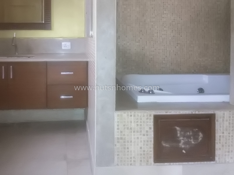 4 BHK Flat For Rent in Panchsheel Park