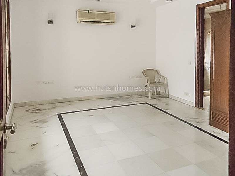 7 BHK House For Rent in Panchsheel Park