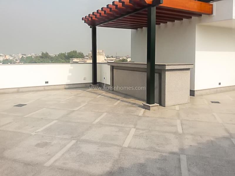 4 BHK Flat For Sale in Vasant Vihar