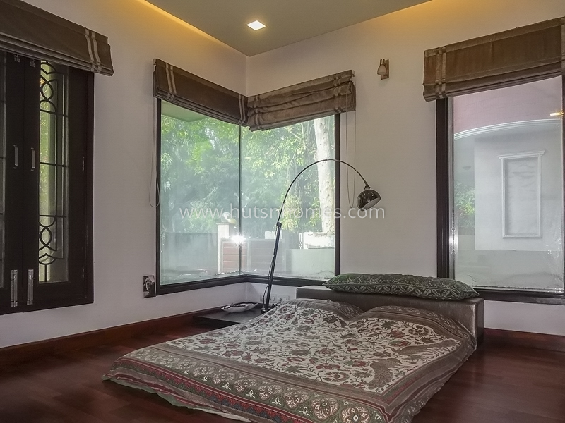 4 BHK Duplex For Sale in Friends Colony East