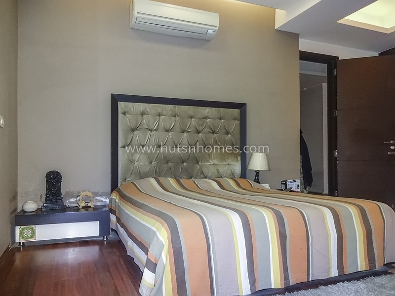 4 BHK Duplex For Sale in Friends Colony East