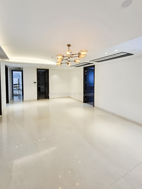 16 BHK House For Sale in Safdarjung Enclave