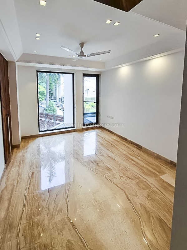 16 BHK House For Sale in Safdarjung Enclave