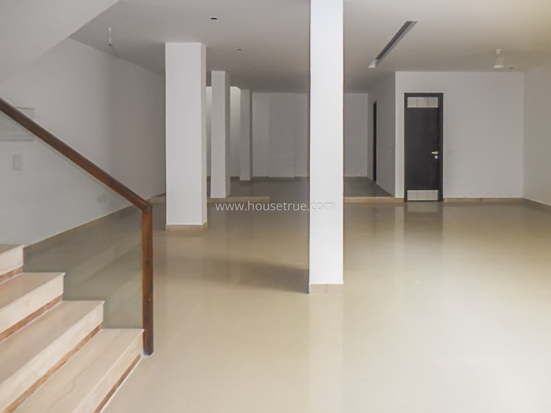 4 BHK Flat For Rent in Panchsheel Park