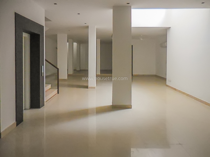 4 BHK Flat For Rent in Panchsheel Park