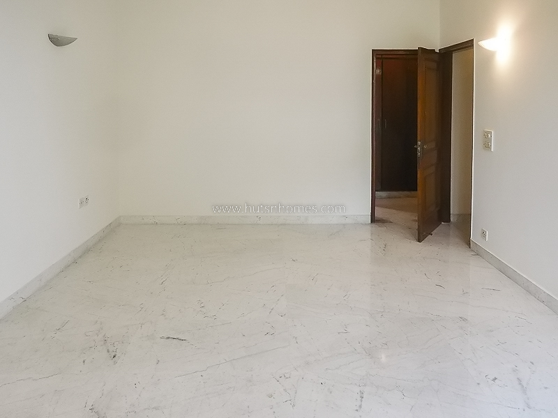 4 BHK Flat For Rent in Panchsheel Park