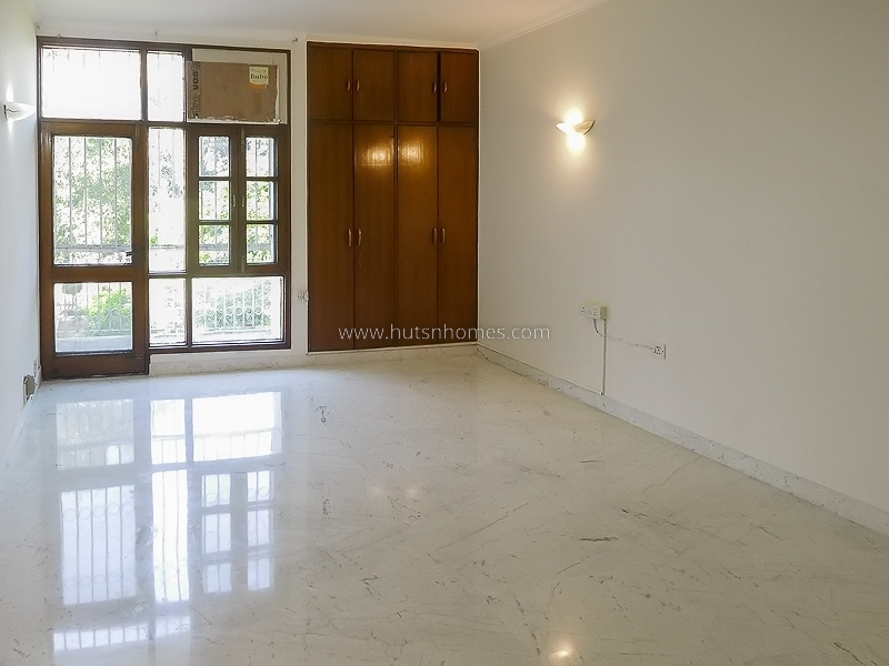 4 BHK Flat For Rent in Panchsheel Park