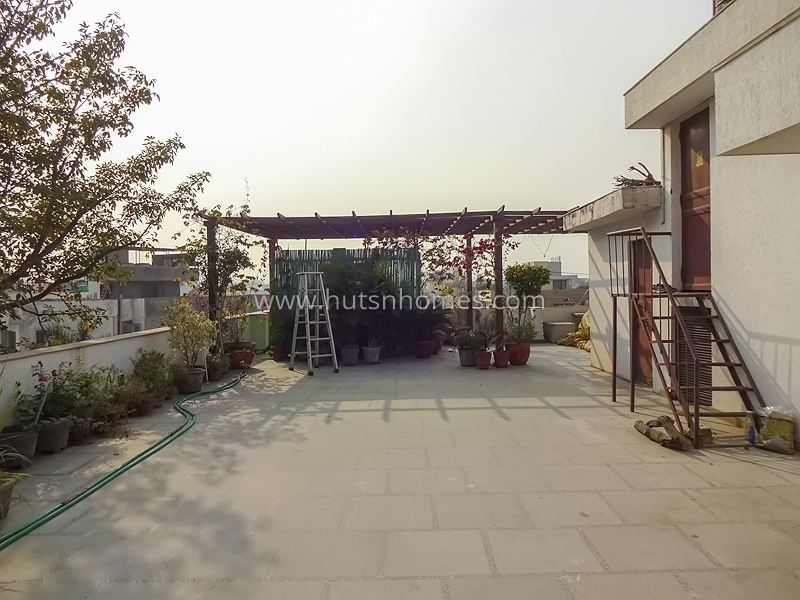 4 BHK Flat For Sale in New Friends Colony