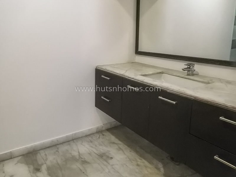 4 BHK Duplex For Sale in Panchsheel Park