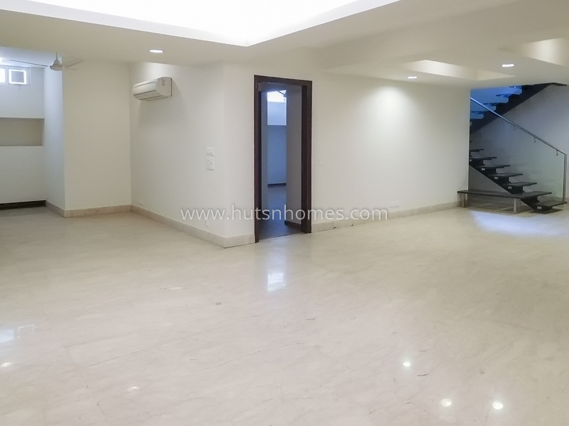 4 BHK Duplex For Sale in Panchsheel Park