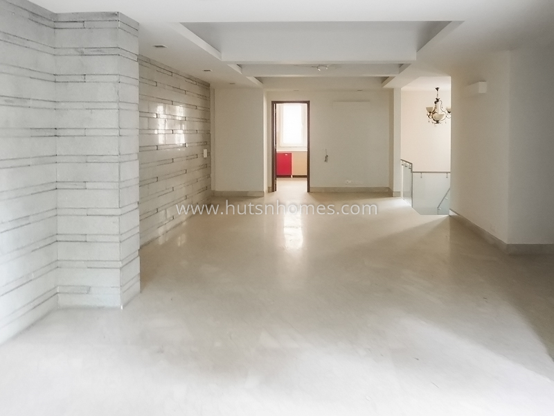 4 BHK Duplex For Sale in Panchsheel Park