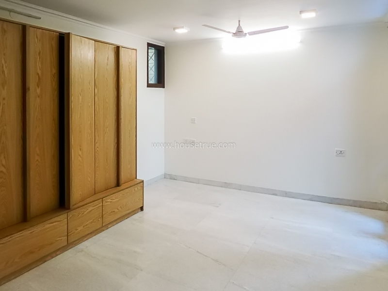 3 BHK Flat For Rent in Defence Colony