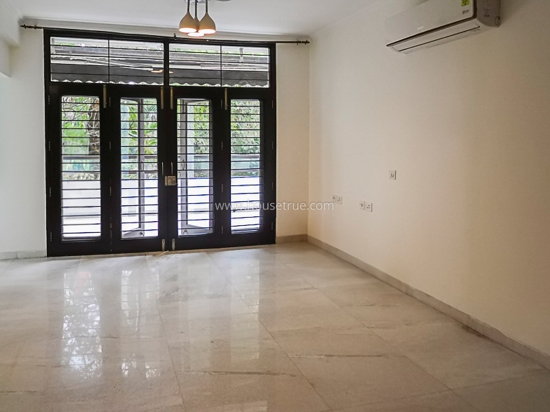 3 BHK Flat For Rent in Defence Colony