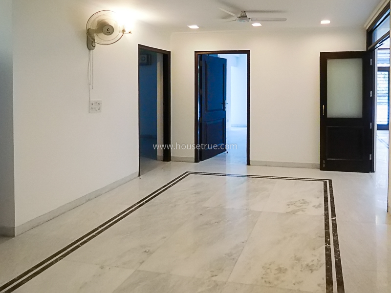 3 BHK Flat For Rent in Defence Colony