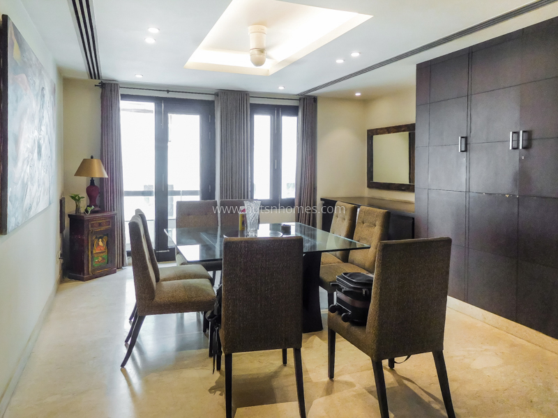 4 BHK Flat For Sale in Maharani Bagh