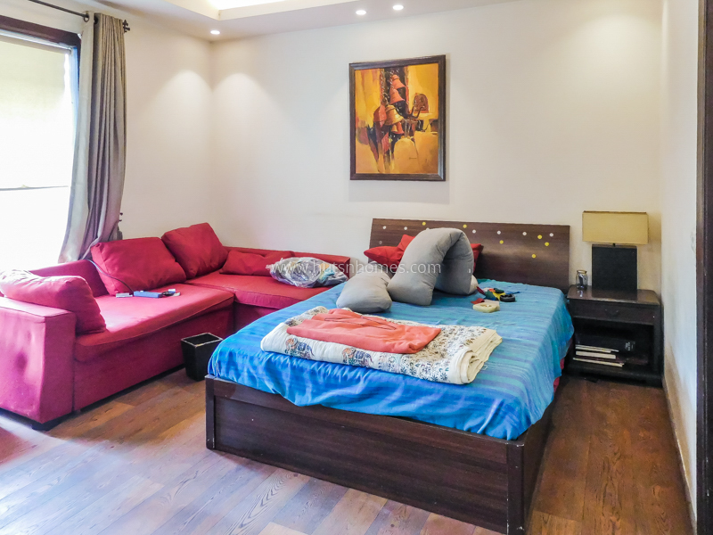 4 BHK Flat For Sale in Maharani Bagh