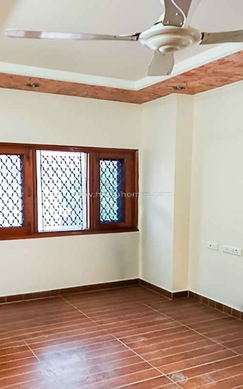 4 BHK Flat For Sale in New Friends Colony