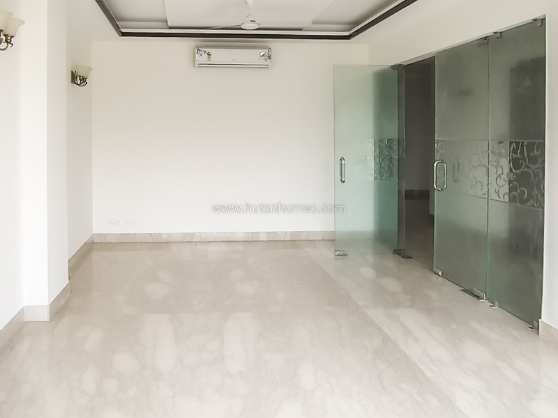 3 BHK Flat For Sale in Defence Colony