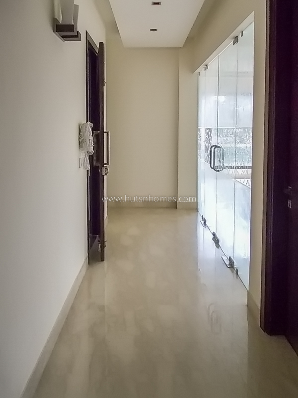 3 BHK Flat For Sale in Defence Colony