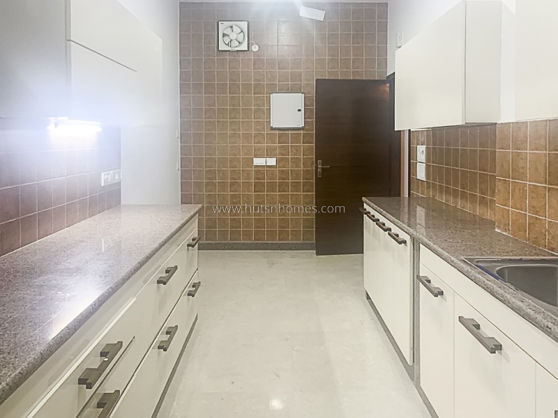 3 BHK Flat For Sale in Panchsheel Park