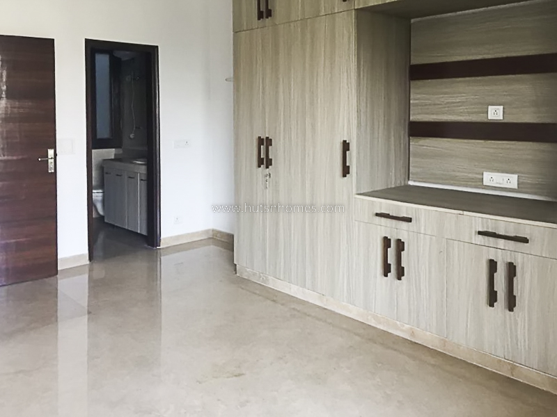 3 BHK Flat For Sale in Panchsheel Park