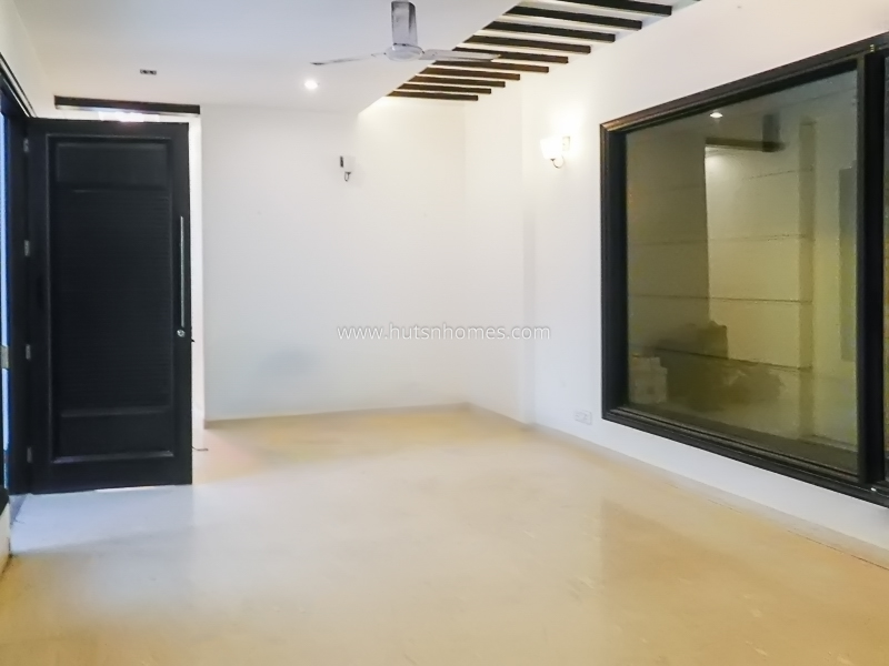 4 BHK Flat For Sale in New Friends Colony