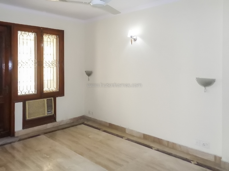 4 BHK Flat For Sale in Vasant Vihar