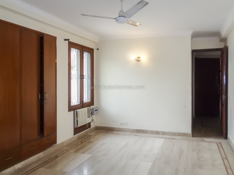 4 BHK Flat For Sale in Vasant Vihar