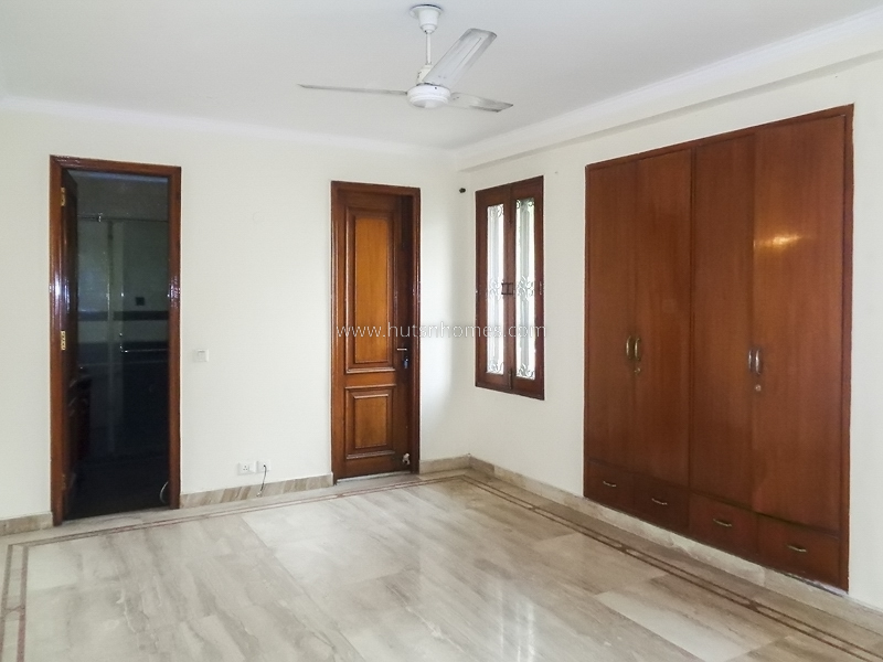 4 BHK Flat For Sale in Vasant Vihar