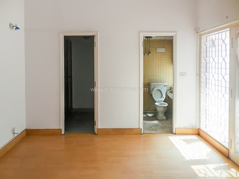 6 BHK House For Sale in Chanakyapuri