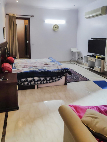 4 BHK Flat For Sale in Shanti Niketan