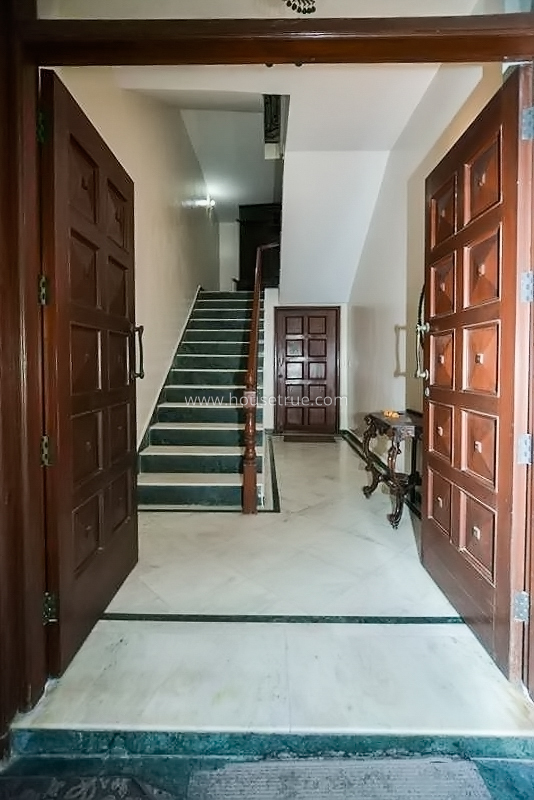 4 BHK Flat For Rent in Sundar Nagar