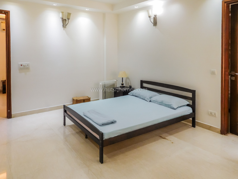 3 BHK Flat For Sale in Defence Colony